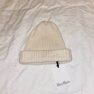 Max Mara Cream Winter 100% Cashmere Hat NWT